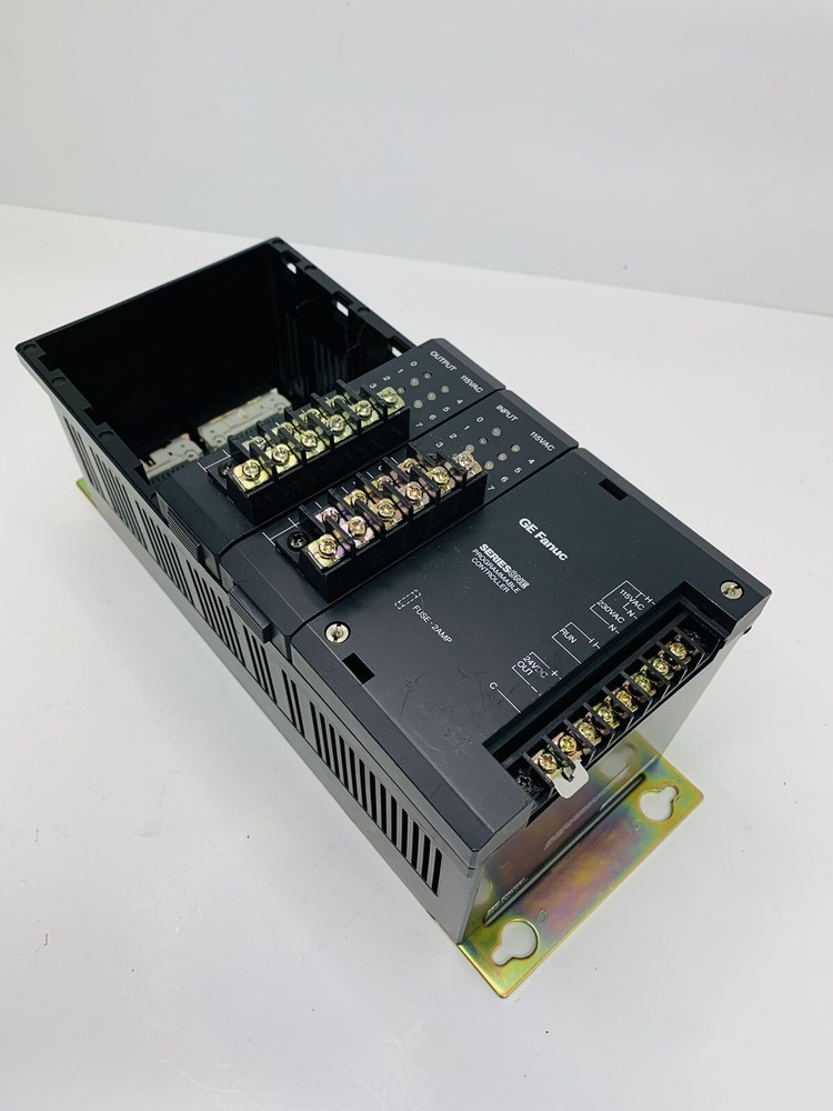 GE FANUC IC610CHS110A RACK/POWER SUPPLY/5 with INPUT & OUTPUT **CLEAN**