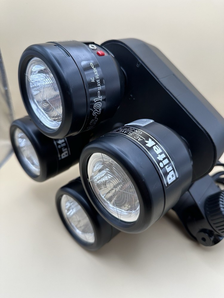 Britek S-201 AC Slave Flash 4 Head Studio Strobe Light GN22 Tested Working