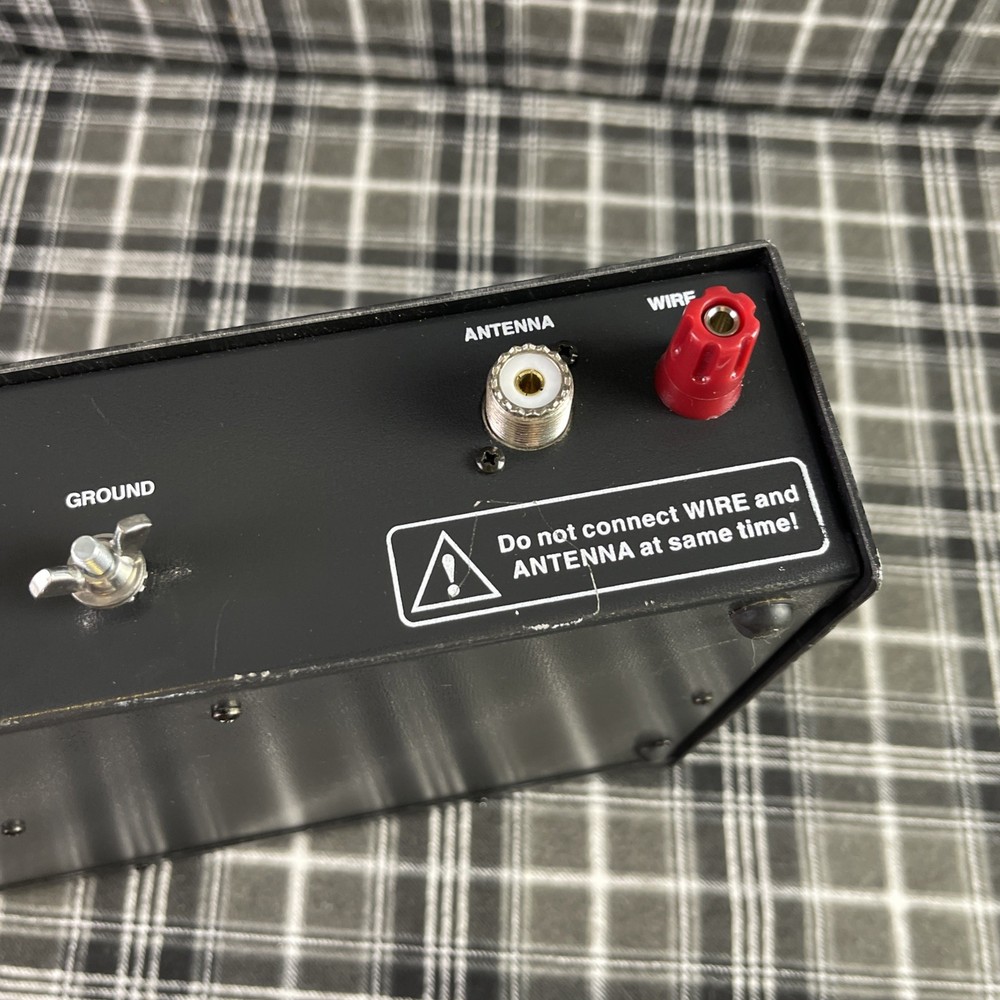 MFJ Intellituner (MFJ-991B) Automatic Antenna Tuner Dual Power Level - Untested