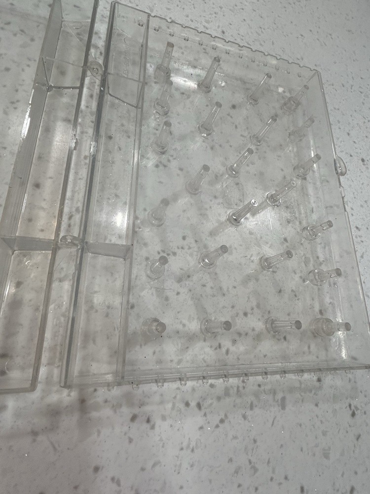 Dritz #786 Clear Sewing Thread Case Holds 24 spools