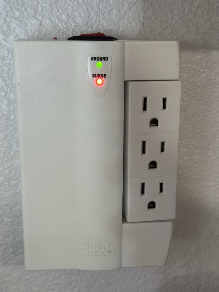 Side Socket SS-2 Wall Socket 6 Outlet Surge Protector w Swivel Sockets Pre-Owned