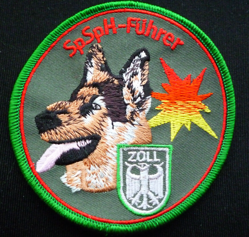 OBSOLETE GERMAN CUSTOMS EXPLOSIVES SEARCH DOG HANDLERS PATCH.