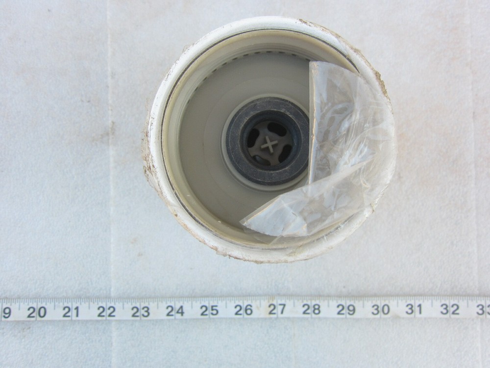 CarQUEST 86810 Fuel Filter, missing seals, New