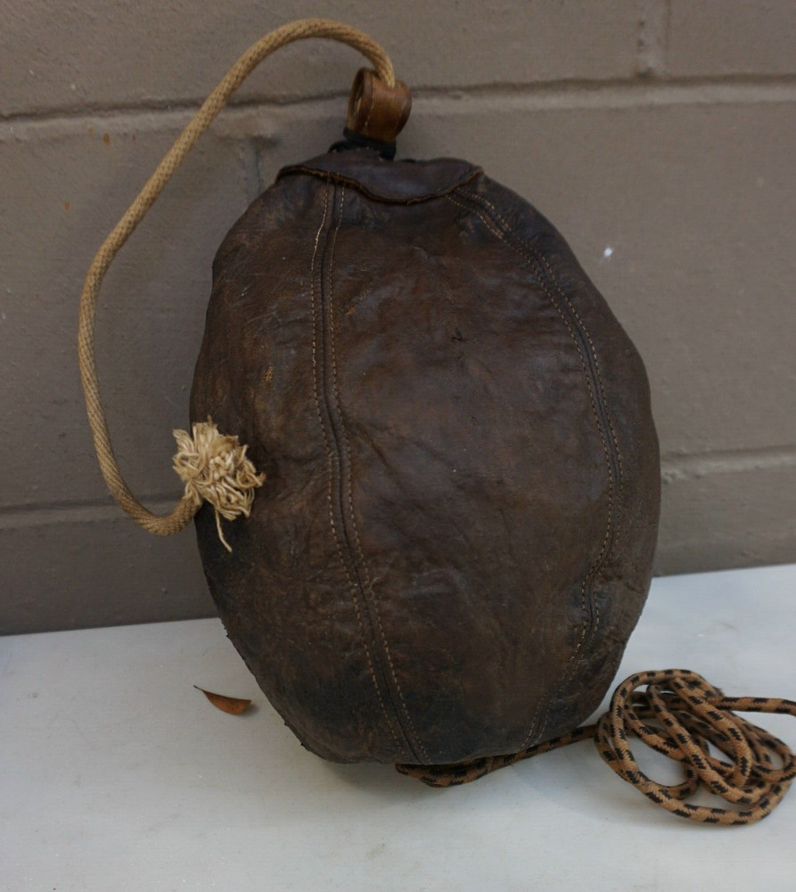Vintage D & M speed punching bag from soldier in WWII ( Loc = C3)