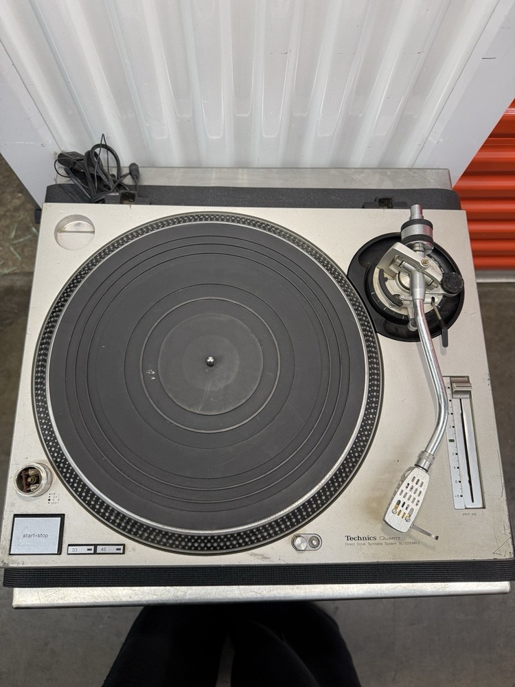 Technics SL-1200MK2 Direct Drive Turntable System, Silver