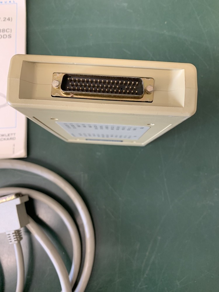 HP 18135A RS-232C/V.24 Physical Interface Pod With Cables And Manual Untested