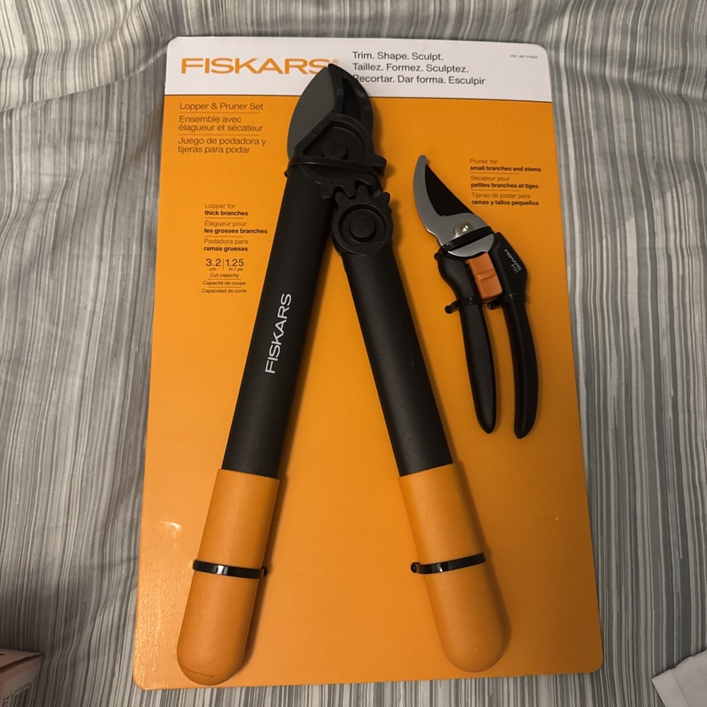 Fiskars 15 inch Lopper and Hand Pruner Set