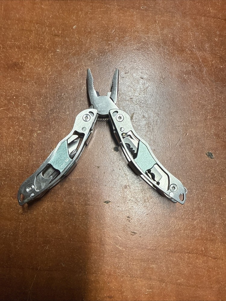 True TU194 Utility Frame Work Mini 9 In 1 Multitool 3” Length Slightly Use