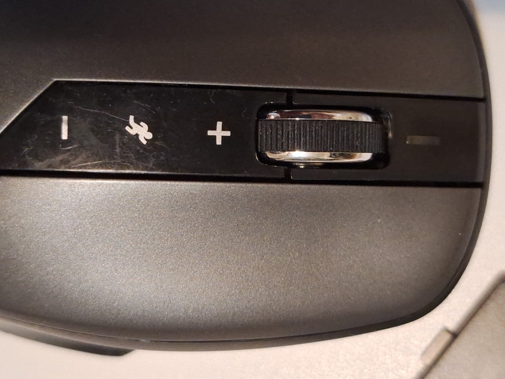 IOGEAR Wireless Mouse Only Pre-owned 2.4Ghz