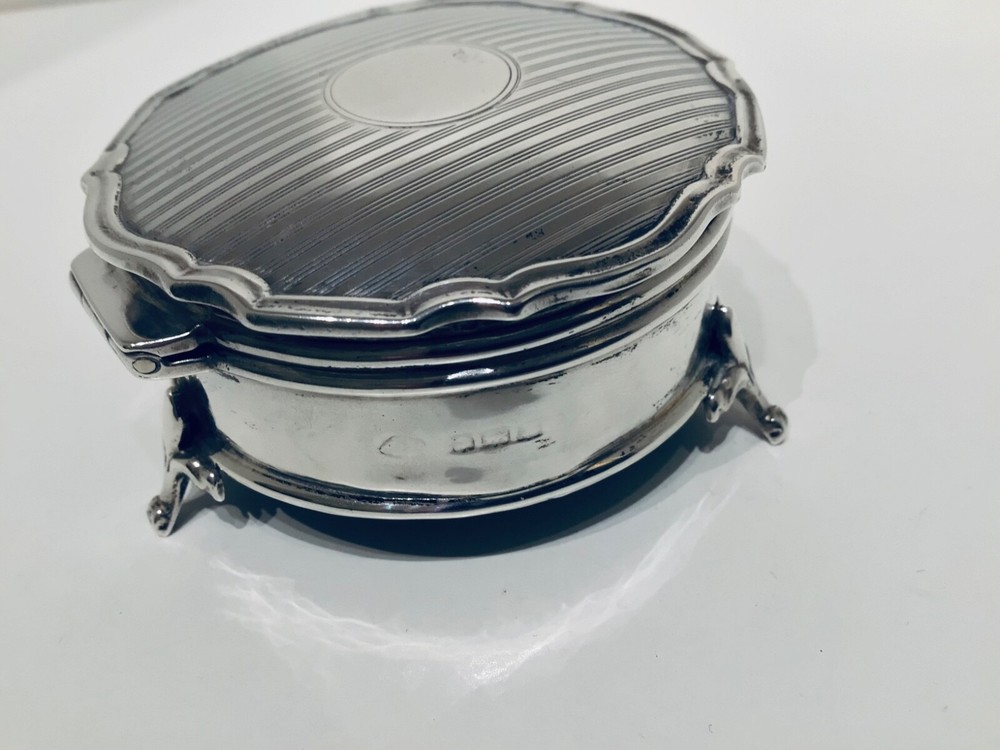Nice Solid Sterling Silver Footed Jewellery Trinket Box 1922