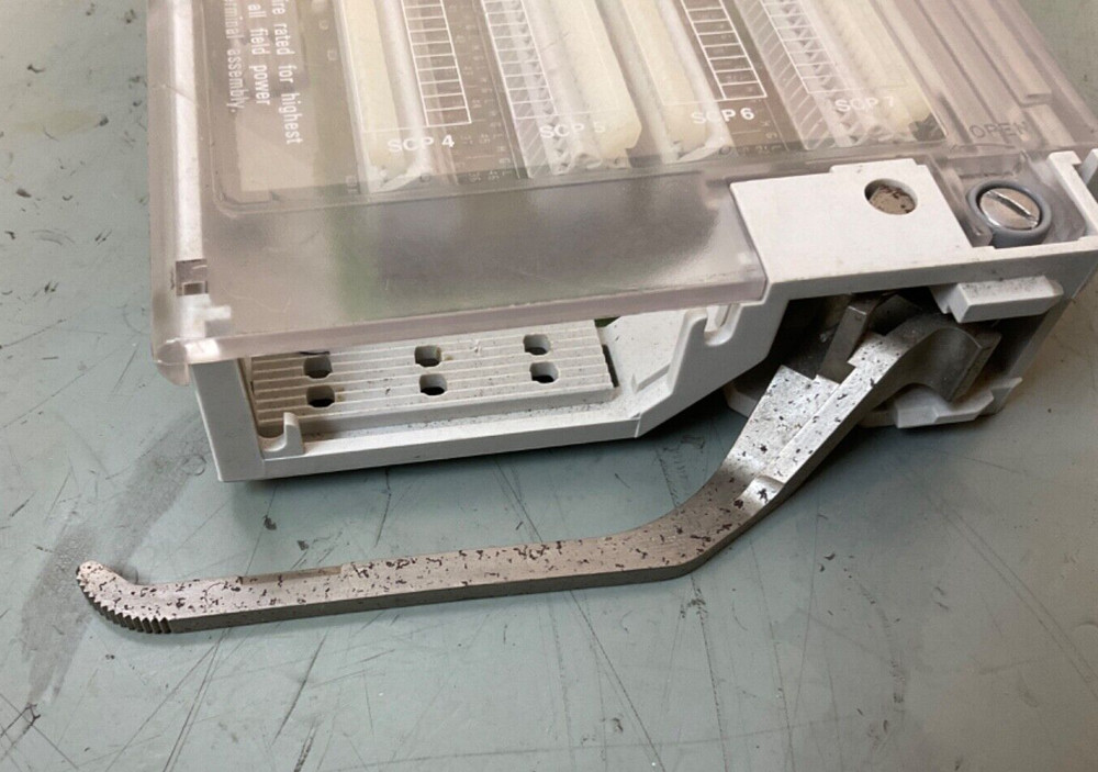 HP Agilent E1413C / E1413-60111 64 - Channel Scanning A/D Module Terminal Block