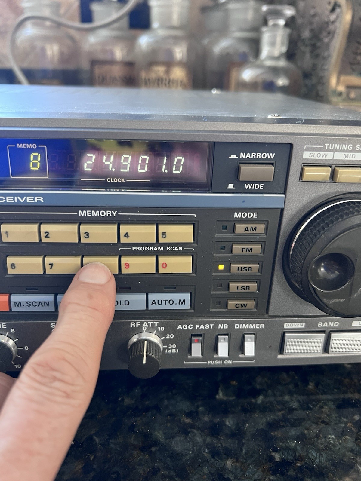 KENWOOD R-2000 Shortwave AM Fm CW LSB Radio Communications Receiver Working