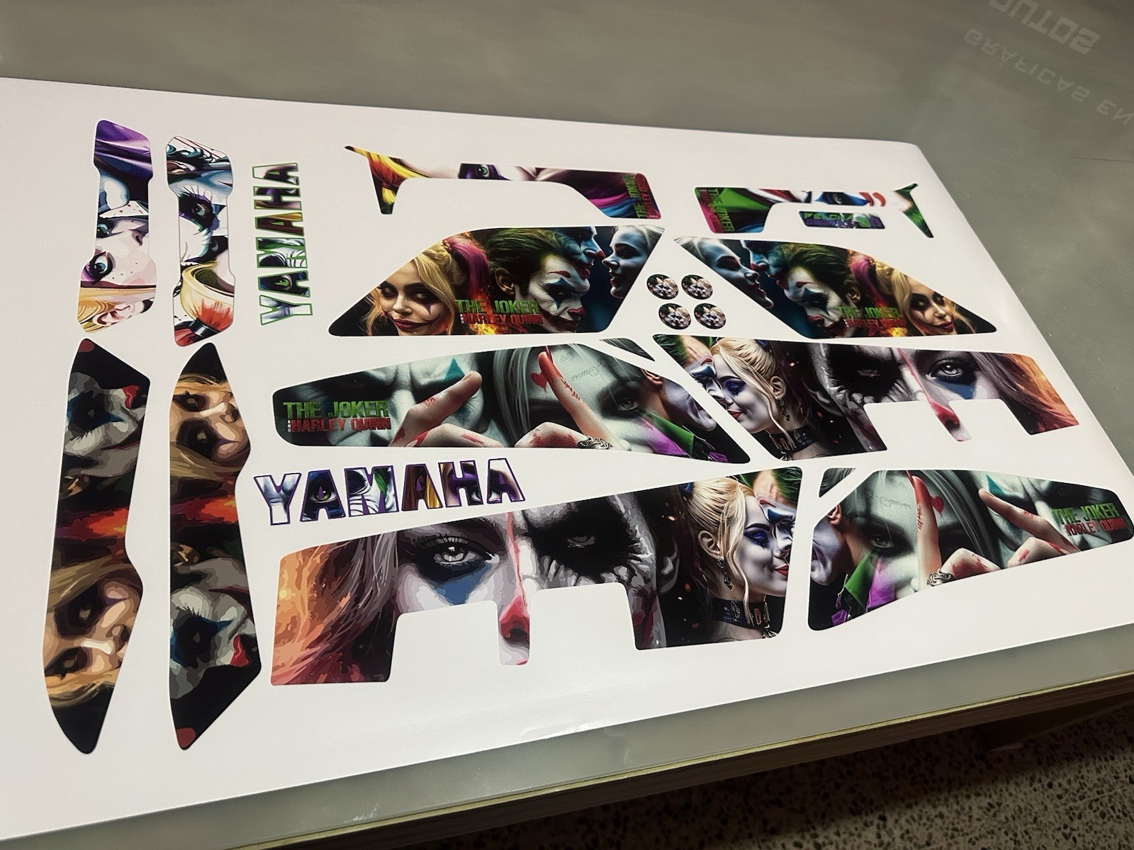 Kit Graficas Calcomanías Joker & Harley Quinn Yamaha BWS Zuma Chuma 2022-2025