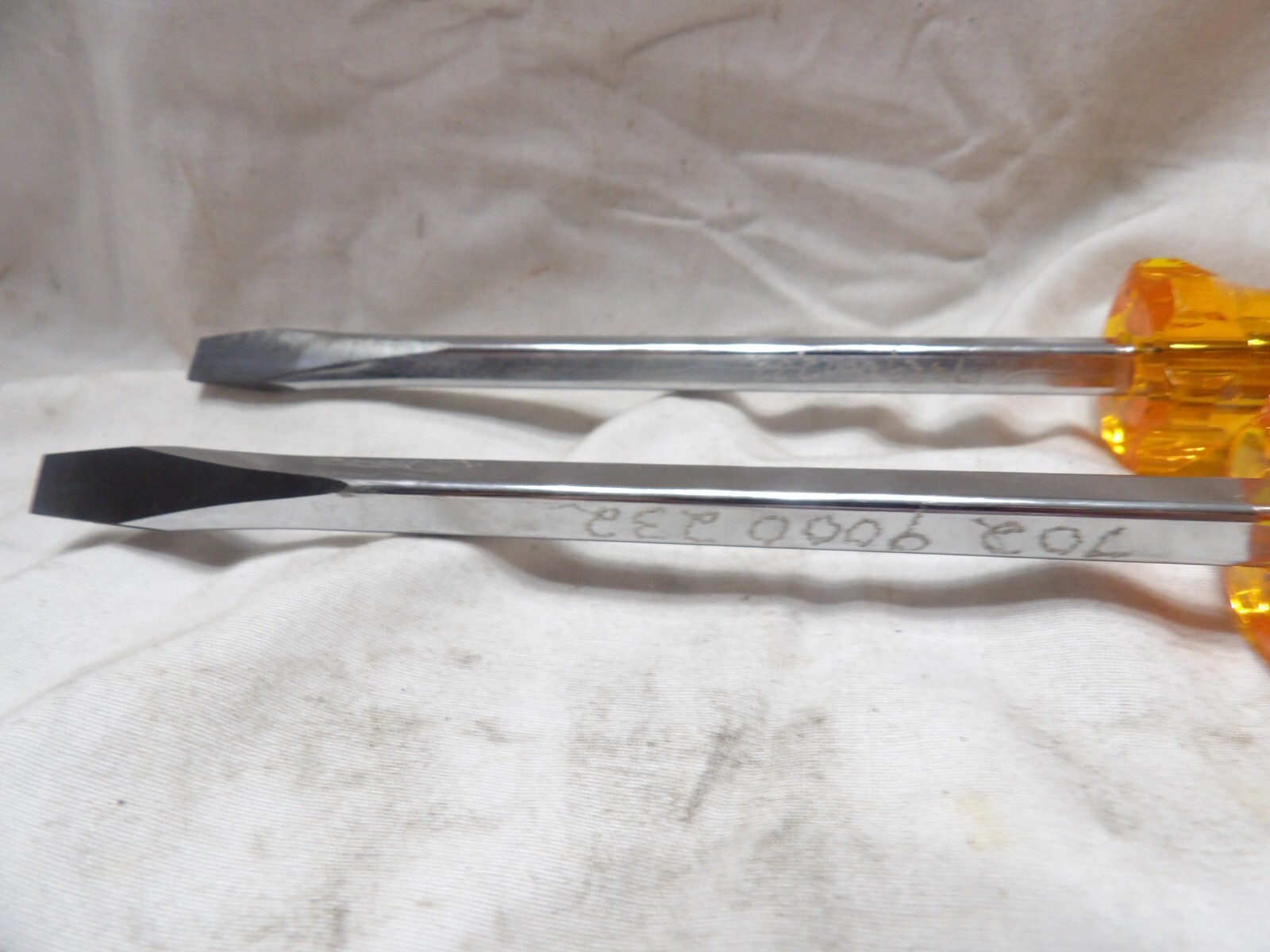 Pair of Vaco 6" Flathead 5/16" Screwdrivers USA