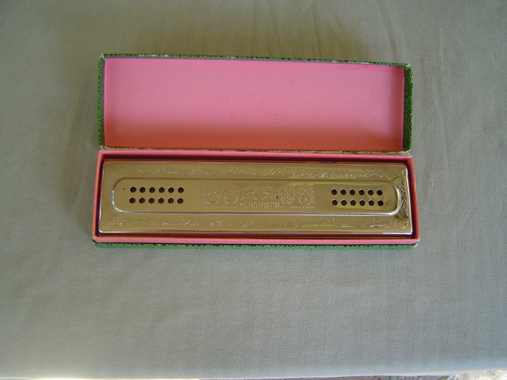 "ECHO" MODEL 57/120 DOUBLE SIDED TREMELO IN "C/G" WITH ORIGINAL BOX