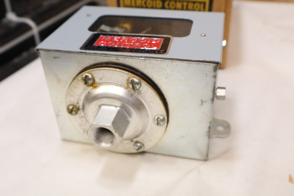 mercoid ap88 RG39 Switch NOS