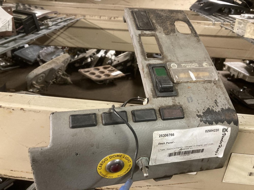 Freightliner FL70 SWITCH Dash Panel - Used | P/N 6806893453