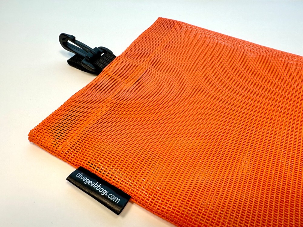 Small Clip-on Dive Mesh Pouch - for collecting shark teeth, shells etc.
