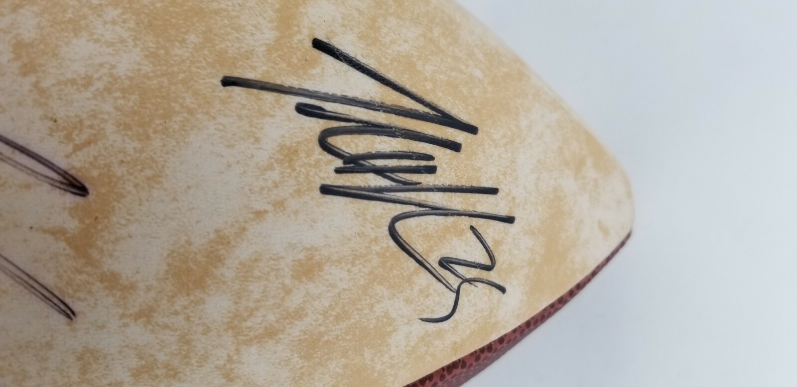 CHRIS JOHNSON Signed TENNESSEE TITANS limited edition football ball - free ship