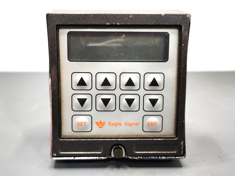 Eagle Signal Controls CX312A6 Electronic Reset Timer Counter 240 VAC Untested