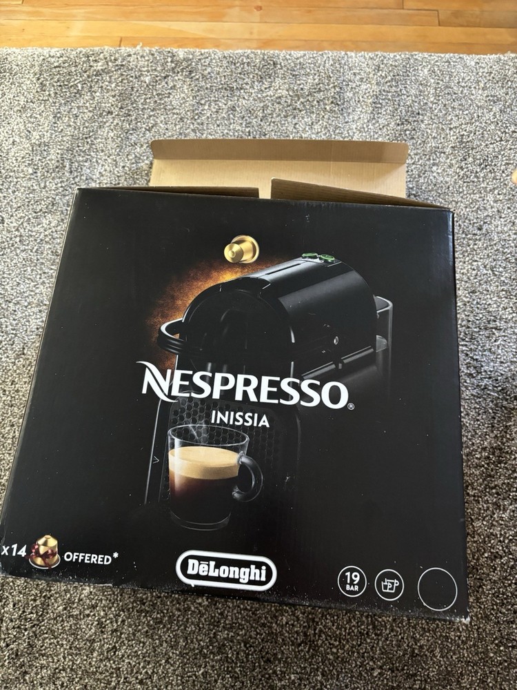 De'Longhi Nespresso Machine With Capsules