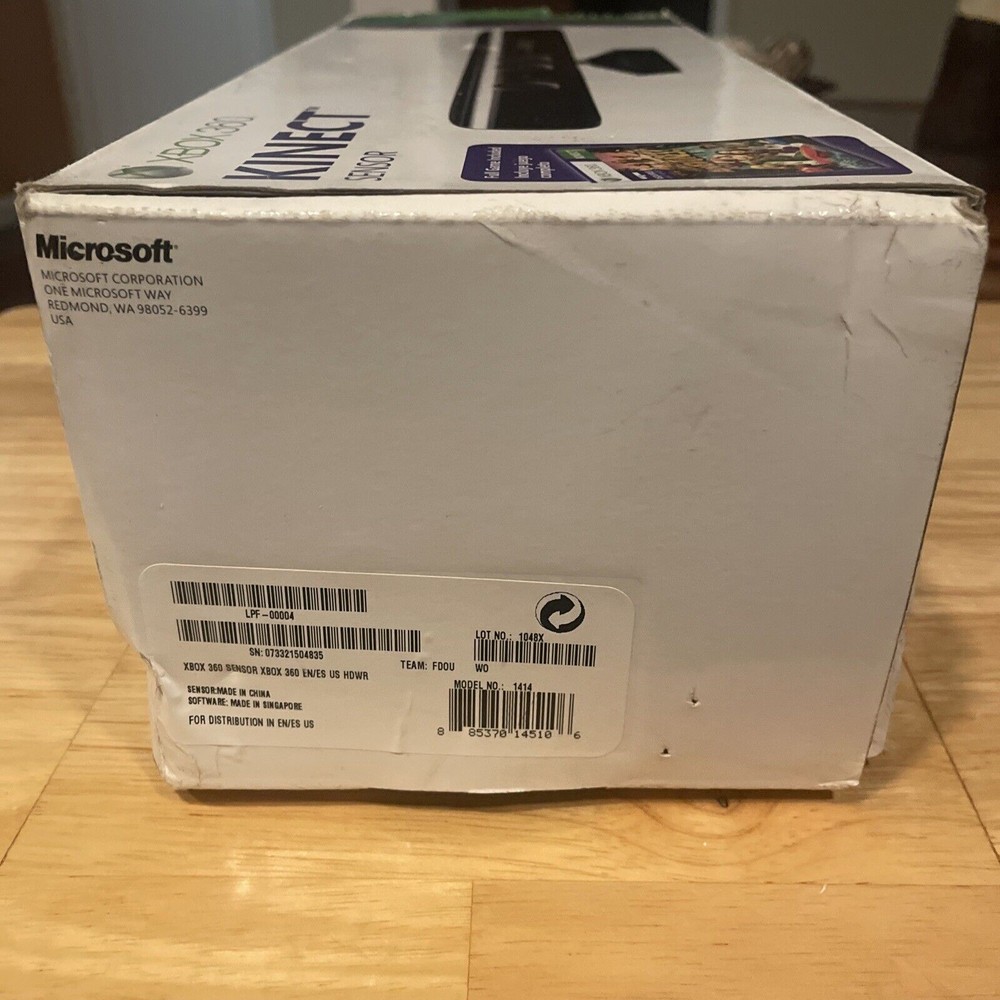 Microsoft Xbox 360 Kinect Sensor Bar Model 1414 and original box