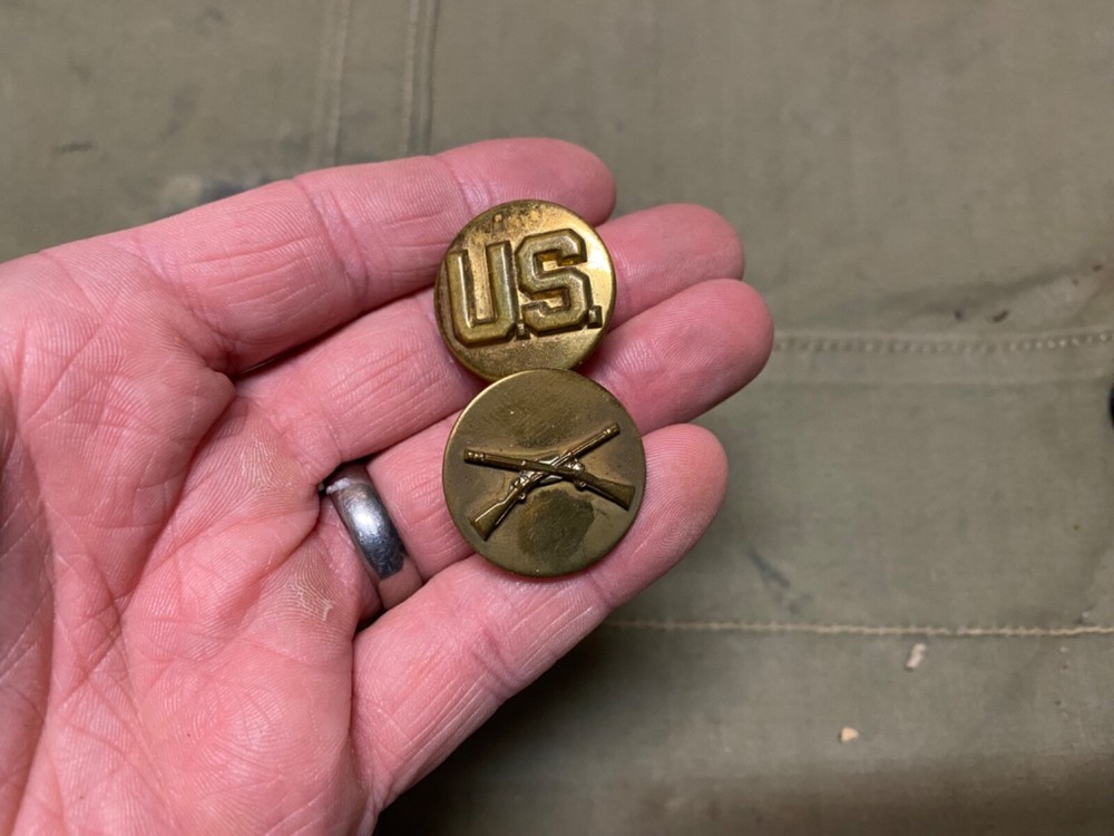 ORIGINAL EARLY WAR WWII US ARMY INFANTRY M1938 CLASS A JACKET COLLAR DISCS