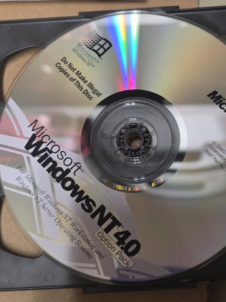 Windows NT Server 4.0 Upgrade 5 CAL Client Pack CD-ROMs and Floppys