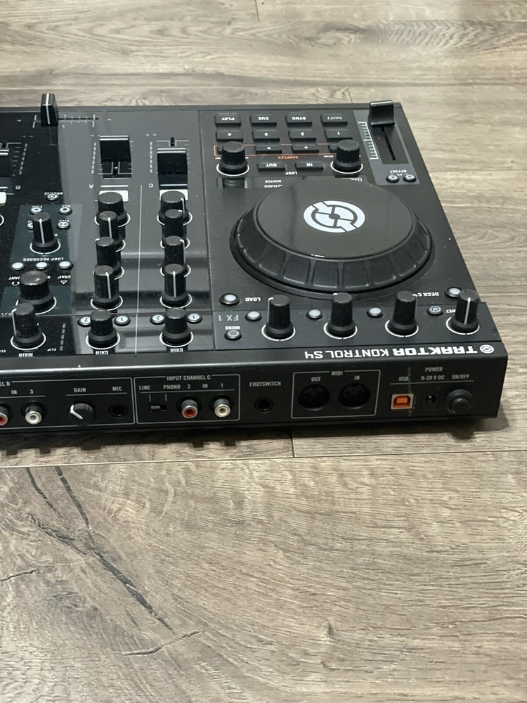 NATIVE INSTRUMENTS TRAKTOR KONTROL S4 DJ Controller NI Tractor Control