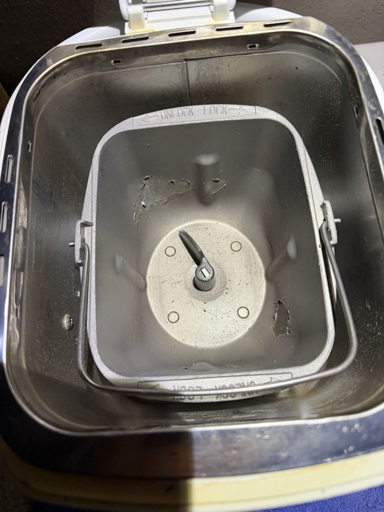 Zojirushi BB-HAC10 Programmable Mini Breadmaker Home Bakery Mini BBHAC10 Bad Pot