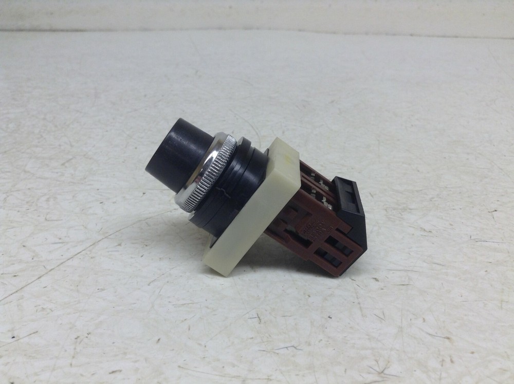 Fuji Electric AH25-J2A Key Selector Switch AH25J2A (TSC)