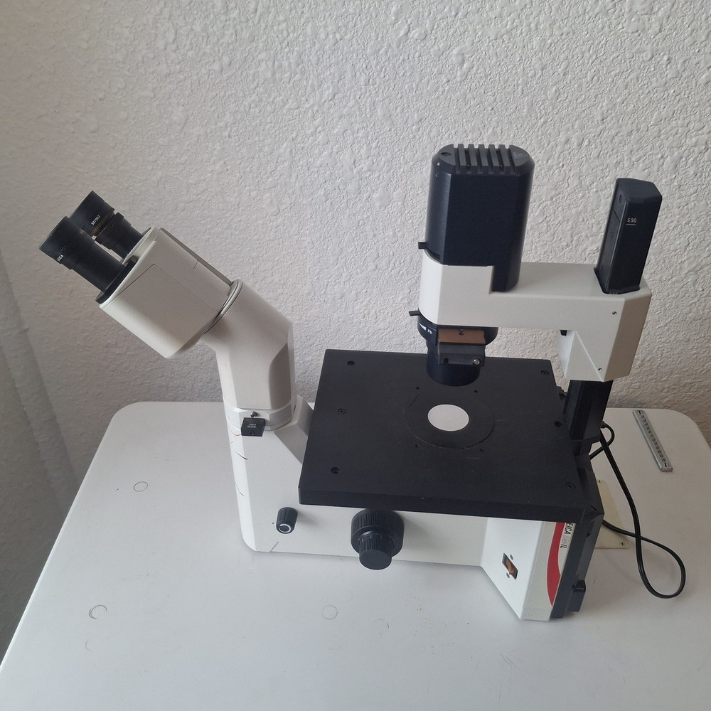 Leica / Leitz DMIL Inverted Phase Contrast Microscope with Objectives