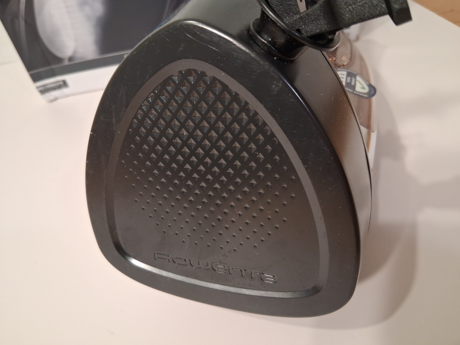 Rowenta Access Stainless Steel Soleplate Steam Iron Retractable Cord DW2459