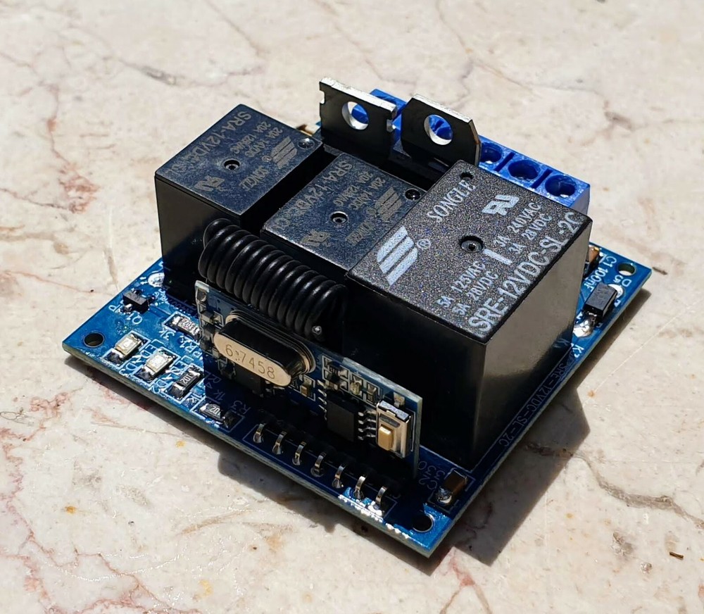 Wireless Remote Control 12VDC 5A Single Axis Solar Panel Sun Tracking Controller