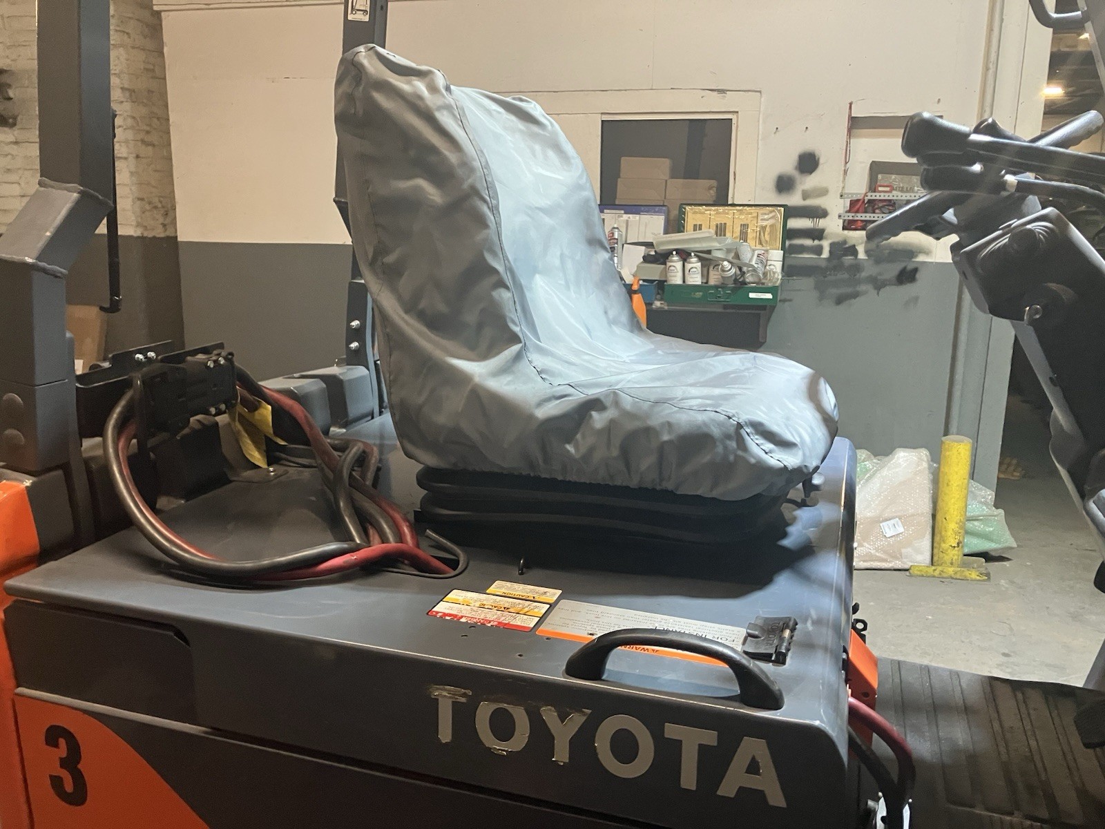 2022 Toyota 5000 LB Electric Forklift With SS and Triple Mast 218 Reach