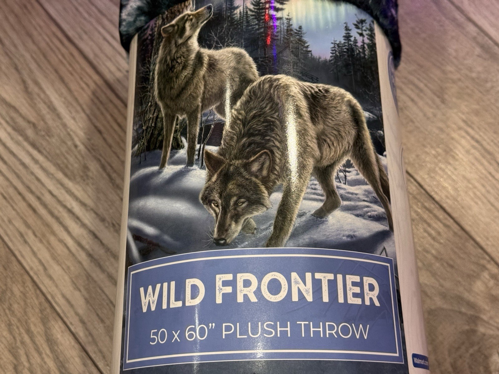 Wild Frontier 50”x 60” Wilderness Wolf Pack Plush Throw Blanket NEW