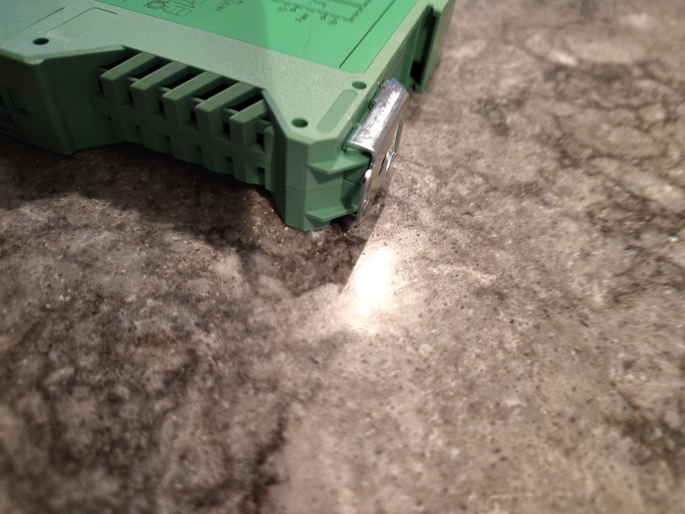 DC Signal Isolator Current Voltage Transmitter DIN Rail 0-10V To 0-5V Tool