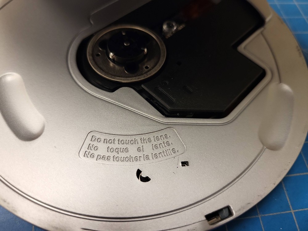 Durabrand CD-56 Portable Compact Disc Player Programmable Repeat Play Audio