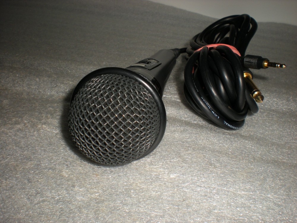 UNTESTED Karaoke Pro.2 DM-395KC Dynamic Microphone With Key Control Remote