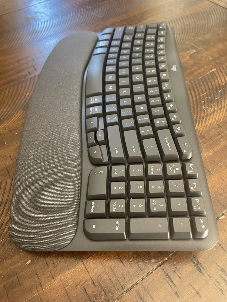 Logitech MK670 Performance Wireless Keyboard and Mouse Combo - Black