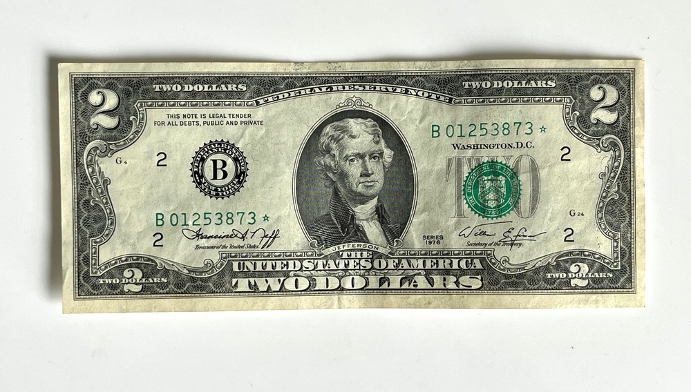 ⭐️SERIES 1976 $2 Two Dollar US STAR ⭐️ Notes Lightly Circulated - 2 NOTES!