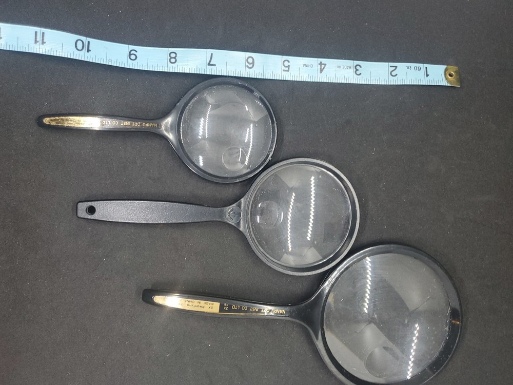 magnifying glass set. B1