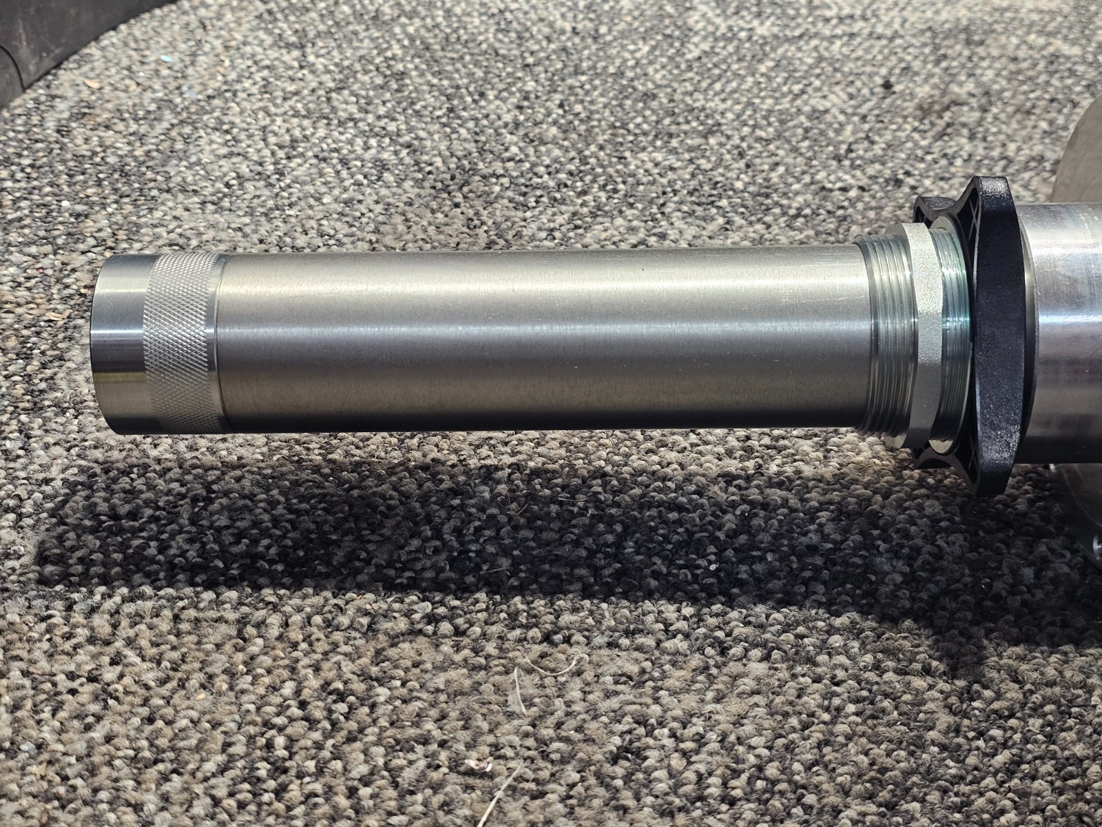 Roughneck Heavy-Duty Air-Operated Oil Pump, 10.6 GPM, 5:1 Pressure Ratio