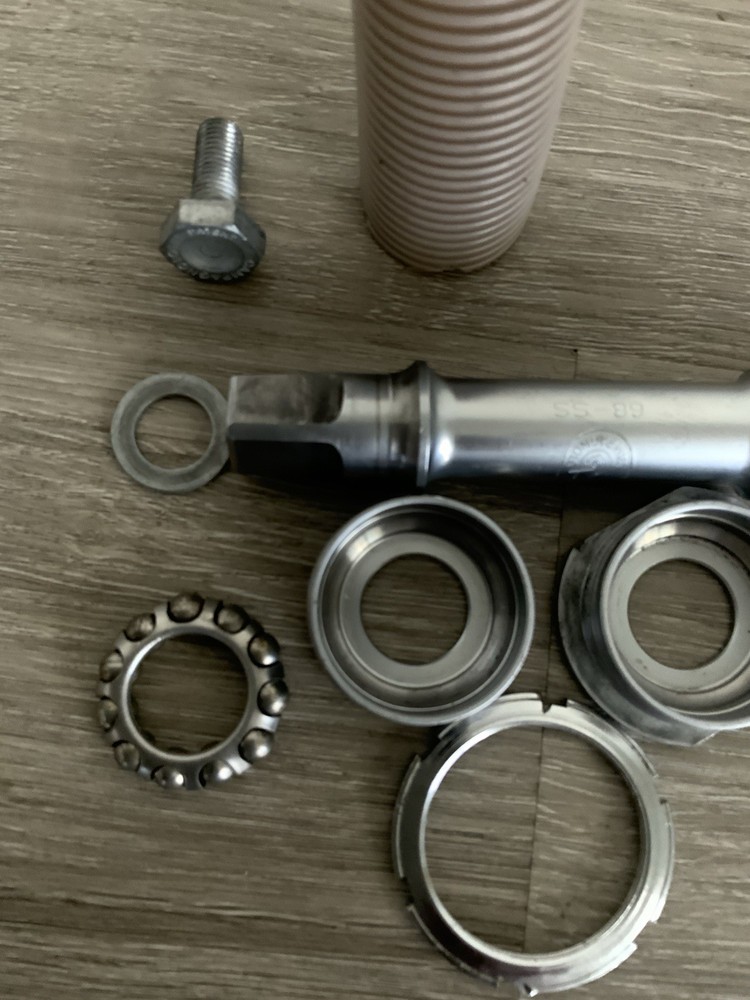 CAMPAGNOLO CHORUS BOTTOM BRACKET 68–111 MM BRITISH THREADED