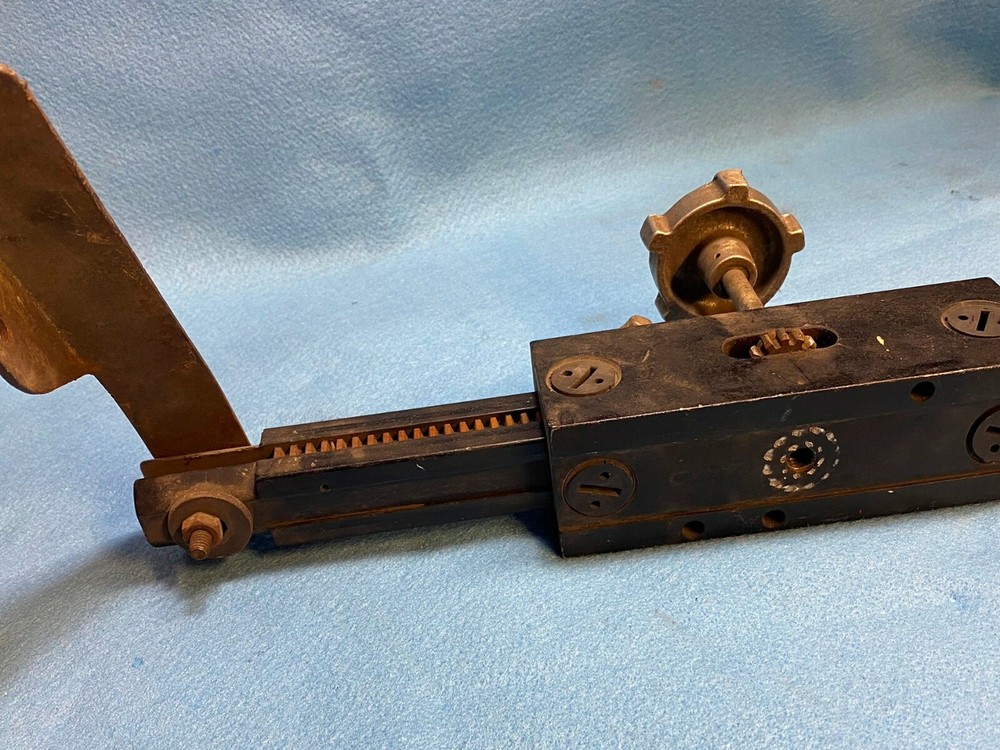 GULLCO LINEAR ROLLER OVERALL 1FT, BLOCK LENGTH 6 INCHES