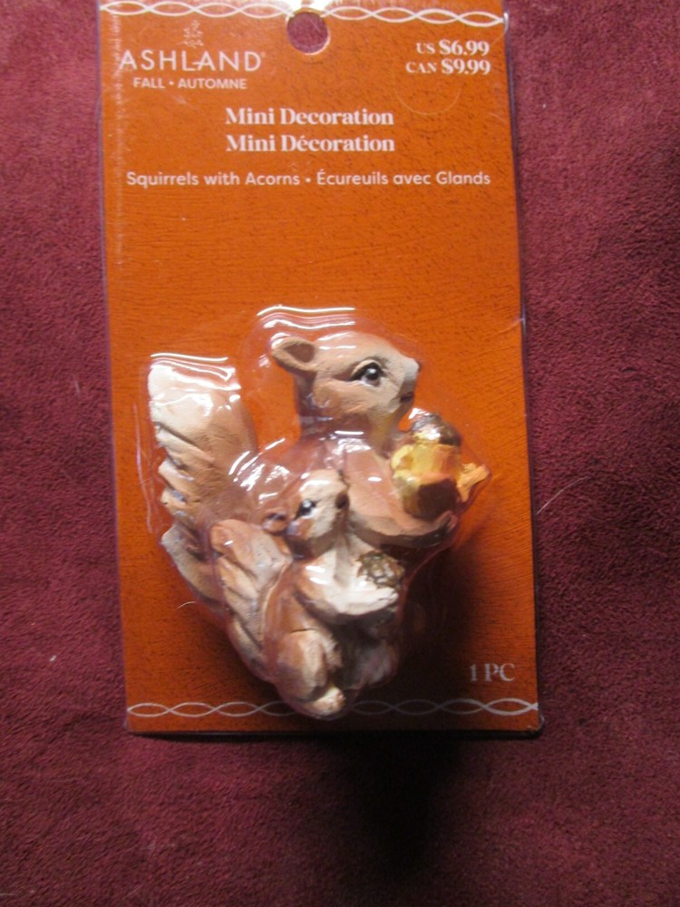 Ashland Fall Tiny Treasures, Squirrels with Acorns   2024  NEW