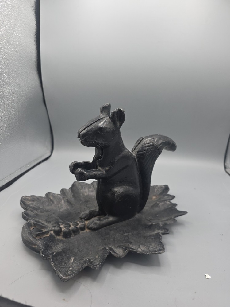 Cast Iron Black Squirrel Nutcracker Vintage Retro Style Kitchen Tool 10x7 in