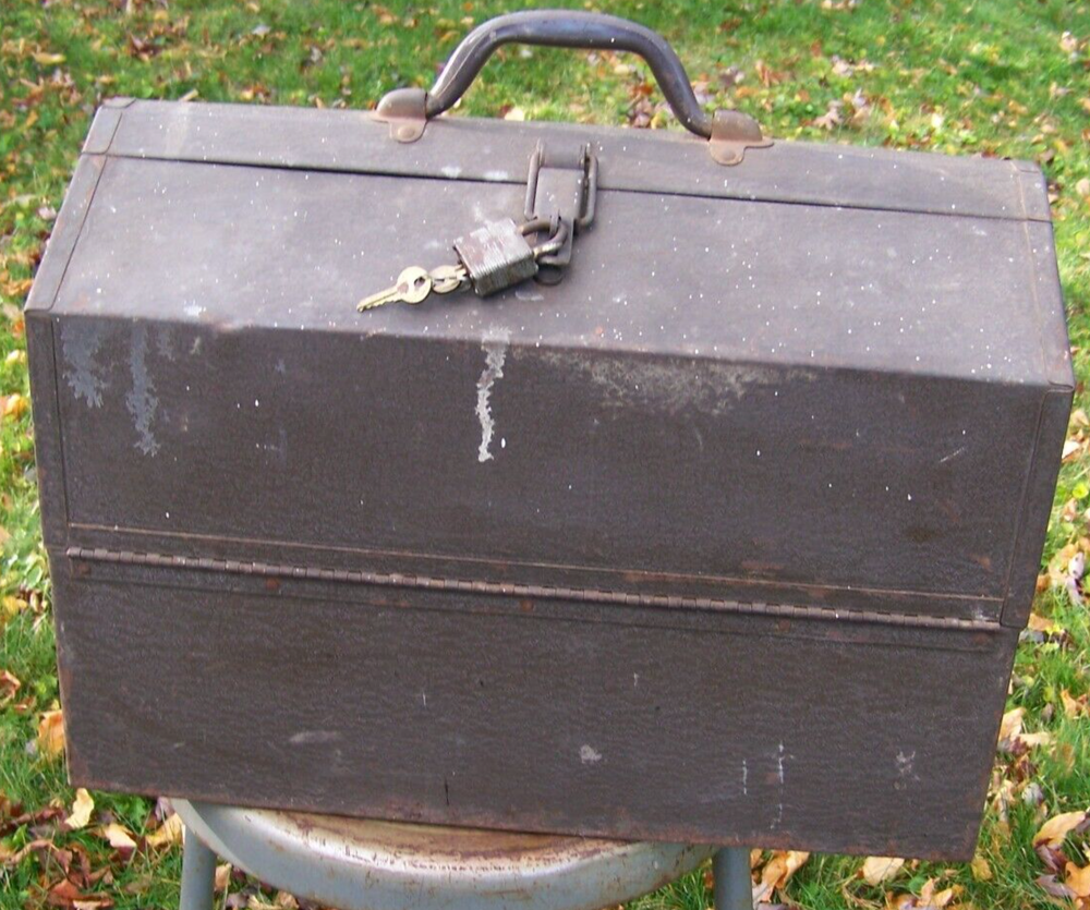 Kennedy Toolbox 1018 Cantilever Toolbox with Lock & Keys