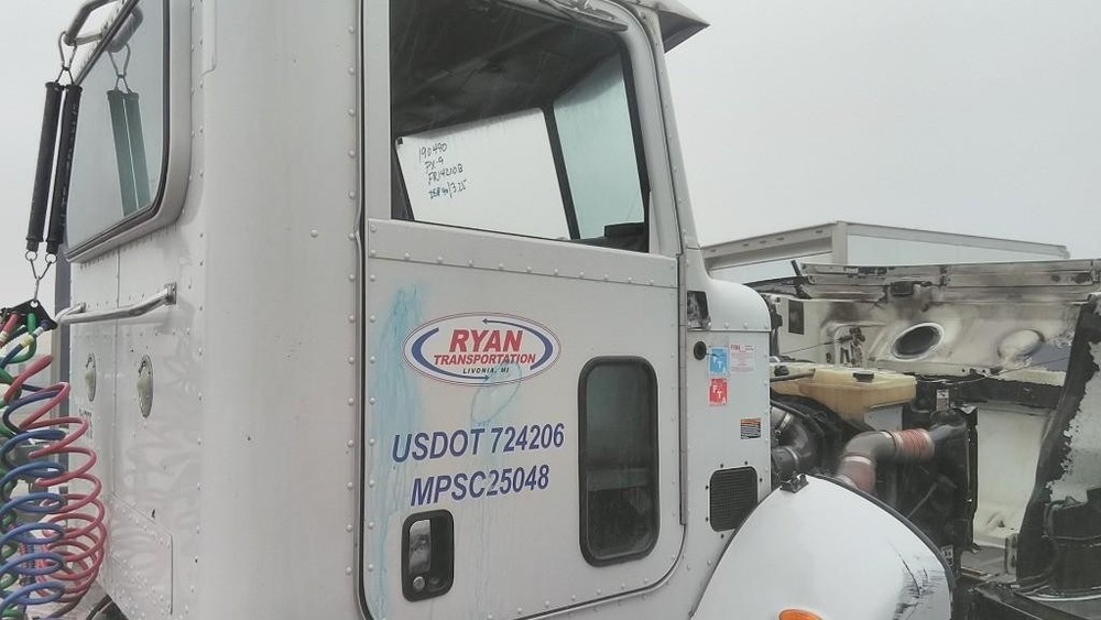 For 2014 PETERBILT 382 2011-2016 DOOR ASSEMBLY Right ,  OH