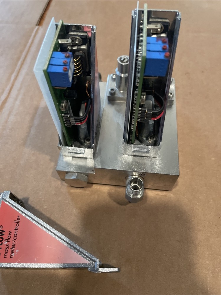 BRONKHORST MASS FLOW METER/CONTROLLER N2 50LN/MIN A15